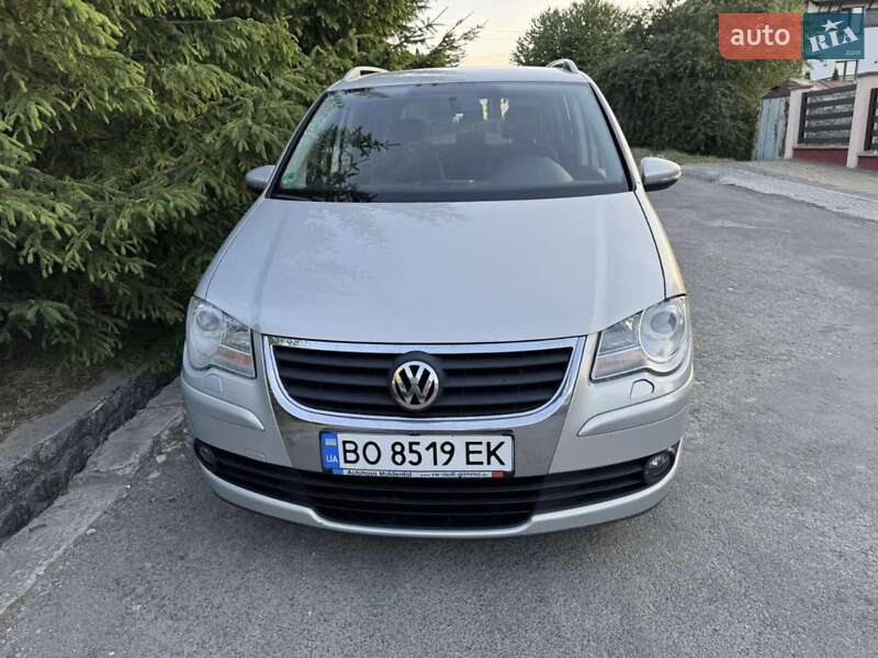 Volkswagen Touran 2010 Volkswagen Touran 2010