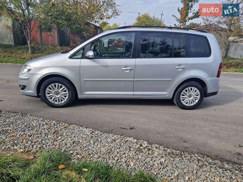 Минивэн Volkswagen Touran 2007 в Мукачево