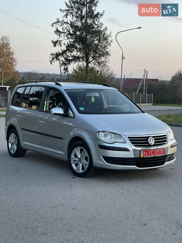 Минивэн Volkswagen Touran 2007 в 