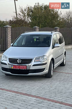 Минивэн Volkswagen Touran 2007 в 