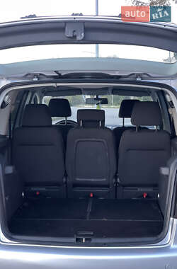 Минивэн Volkswagen Touran 2007 в 