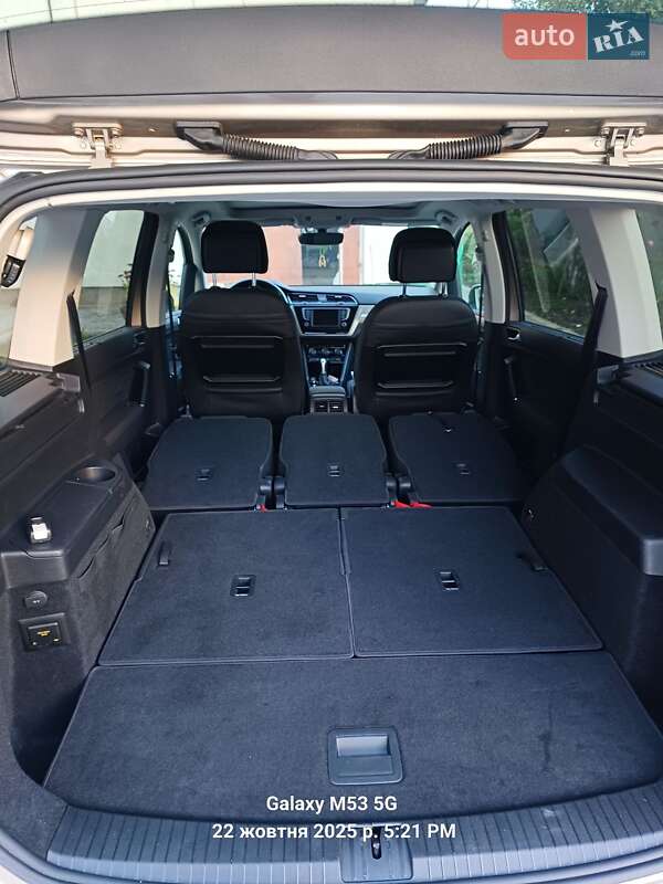 Микровэн Volkswagen Touran 2017 в Каменец-Подольском фото 11 Микровэн Volkswagen Touran 2017 в Каменец-Подольском