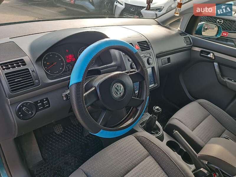Мінівен Volkswagen Touran 2005 в Харкові