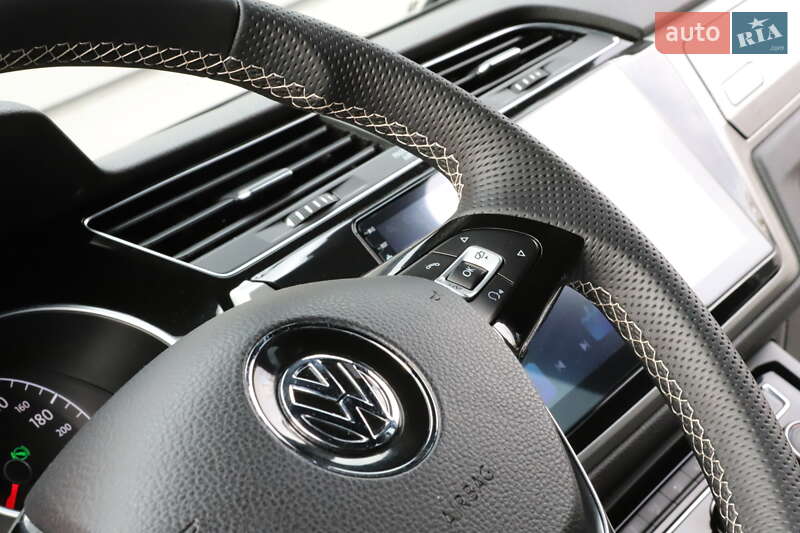 Микровэн Volkswagen Touran 2018 в Дрогобыче