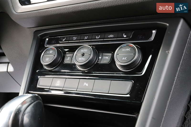 Микровэн Volkswagen Touran 2018 в Дрогобыче