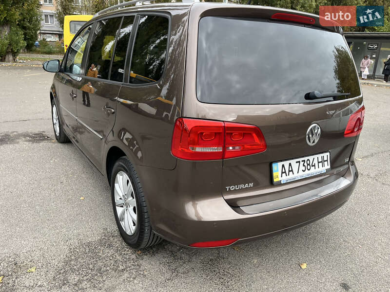 Минивэн Volkswagen Touran 2012 в Киеве