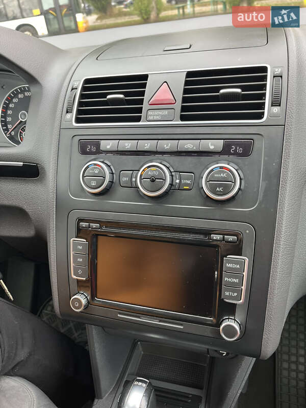 Минивэн Volkswagen Touran 2012 в Киеве