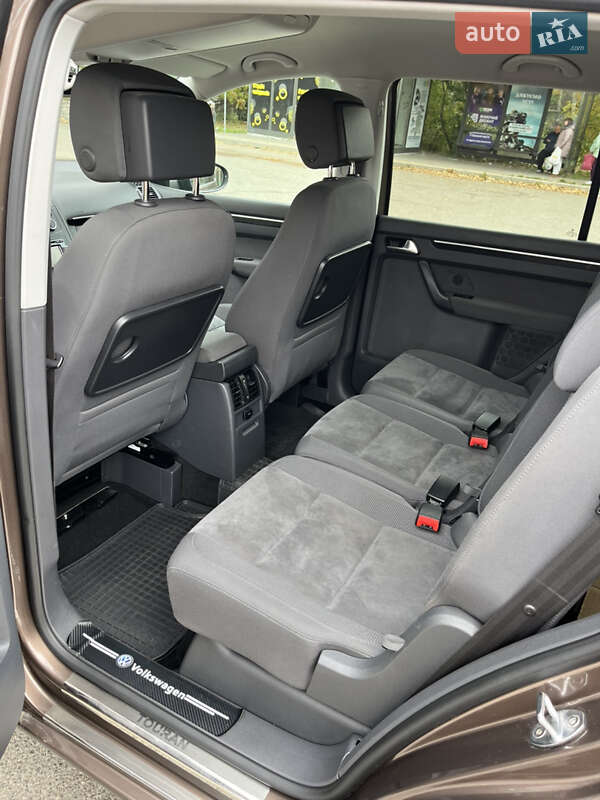 Минивэн Volkswagen Touran 2012 в Киеве