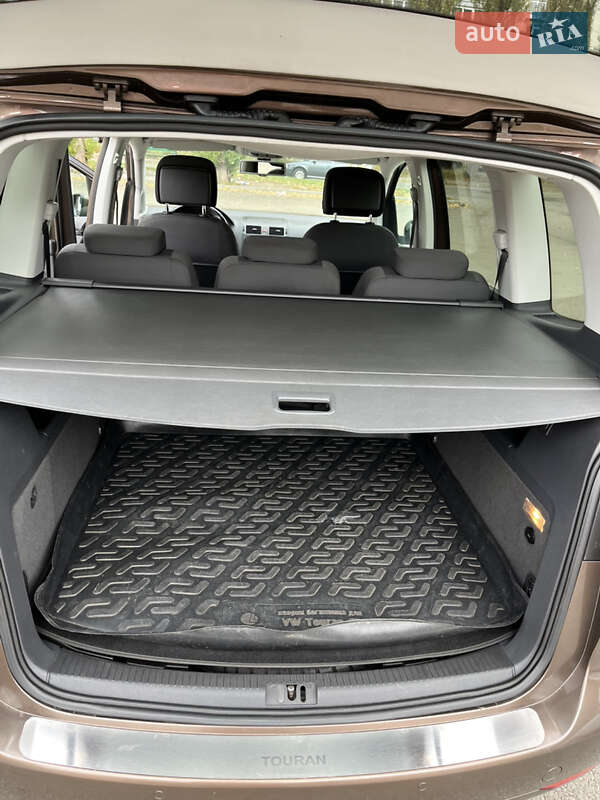 Минивэн Volkswagen Touran 2012 в Киеве