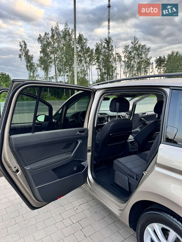 Микровэн Volkswagen Touran 2017 в Луцке фото 13 Микровэн Volkswagen Touran 2017 в Луцке