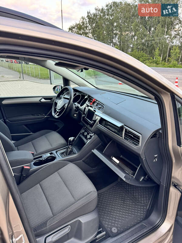 Микровэн Volkswagen Touran 2017 в Луцке фото 22 Микровэн Volkswagen Touran 2017 в Луцке