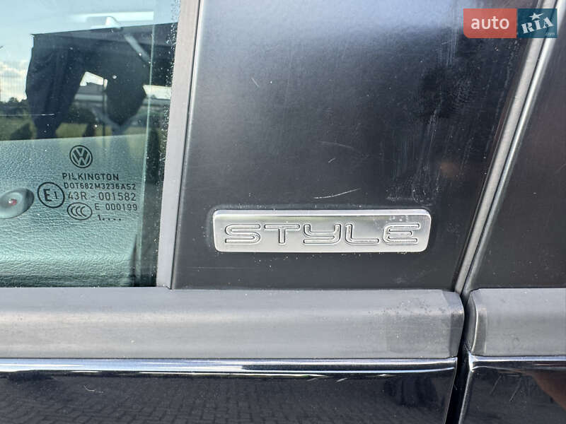Минивэн Volkswagen Touran 2011 в Ковеле