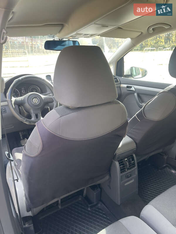 Мінівен Volkswagen Touran 2012 в Львові