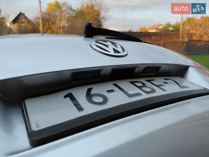 Минивэн Volkswagen Touran 2006 в Ровно