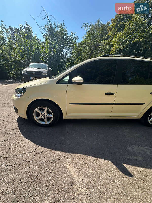 Минивэн Volkswagen Touran 2014 в Житомире