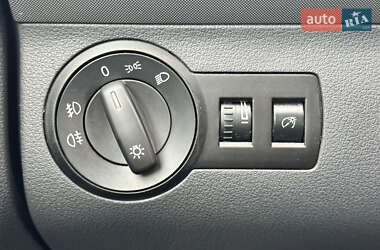 Минивэн Volkswagen Touran 2006 в 