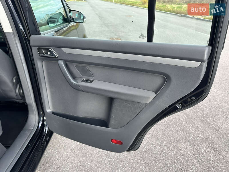 Минивэн Volkswagen Touran 2006 в Виннице фото 57 Минивэн Volkswagen Touran 2006 в Виннице