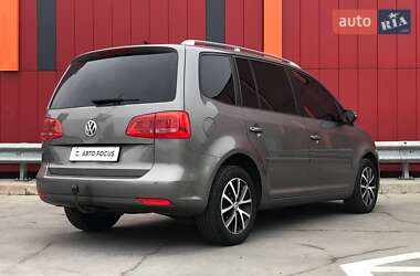 Минивэн Volkswagen Touran 2010 в 
