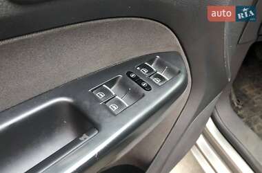 Минивэн Volkswagen Touran 2010 в 