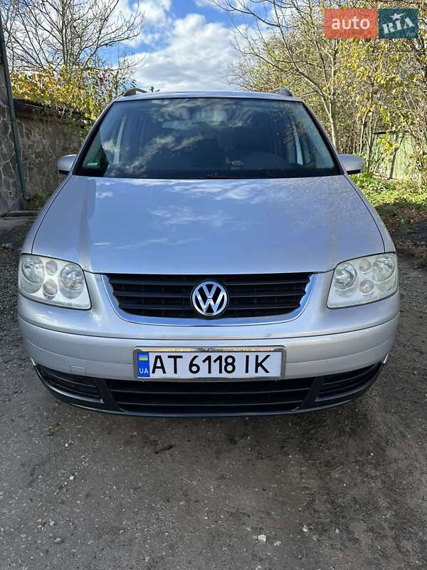 Минивэн Volkswagen Touran 2005 в Ивано-Франковске фото Минивэн Volkswagen Touran 2005 в Ивано-Франковске