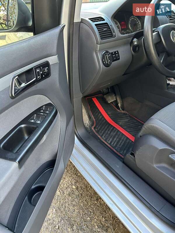 Минивэн Volkswagen Touran 2005 в Ивано-Франковске фото 11 Минивэн Volkswagen Touran 2005 в Ивано-Франковске