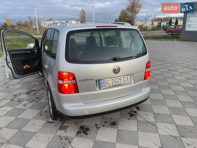 Минивэн Volkswagen Touran 2004 в Львове