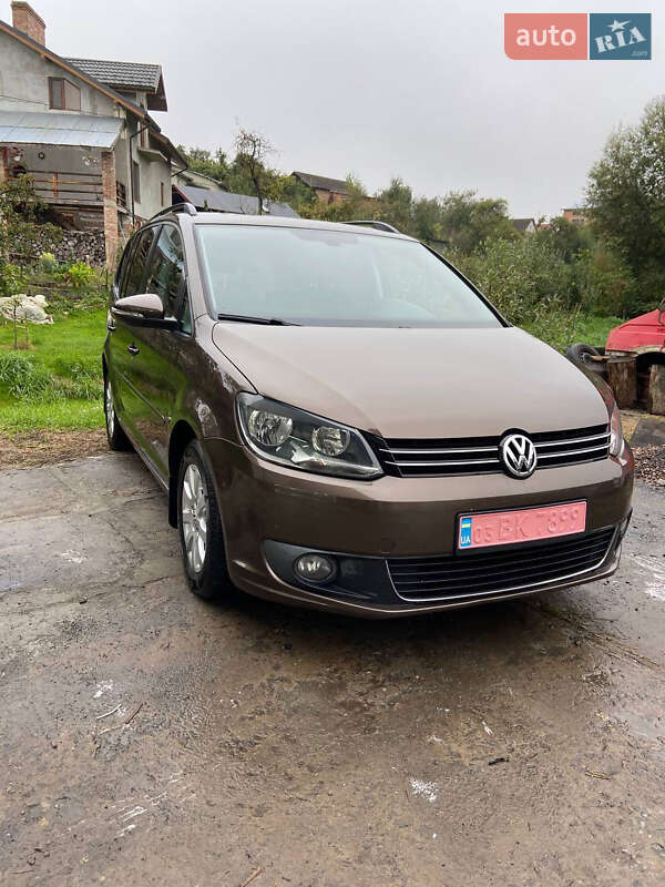 Volkswagen Touran 2011