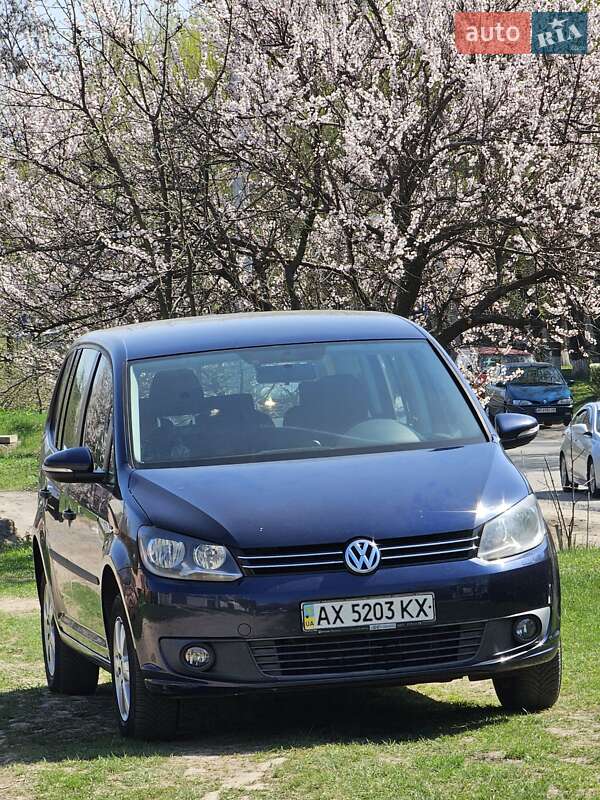 Мінівен Volkswagen Touran 2010 в Києві фото 9 Мінівен Volkswagen Touran 2010 в Києві