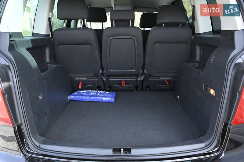 Минивэн Volkswagen Touran 2004 в Бердичеве фото 31 Минивэн Volkswagen Touran 2004 в Бердичеве