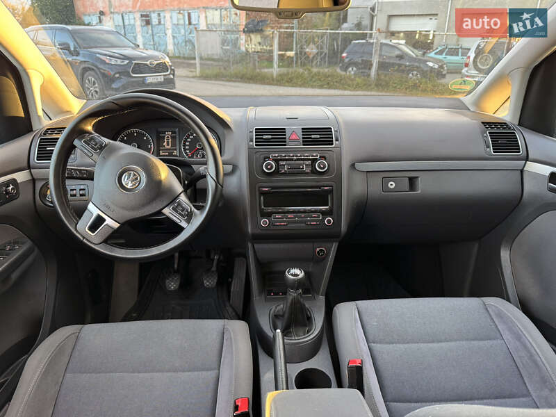 Мінівен Volkswagen Touran 2011 в Коломиї
