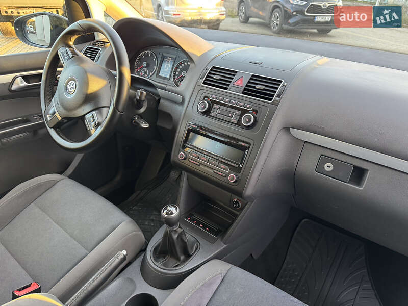 Мінівен Volkswagen Touran 2011 в Коломиї