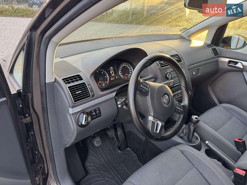 Мінівен Volkswagen Touran 2011 в Коломиї