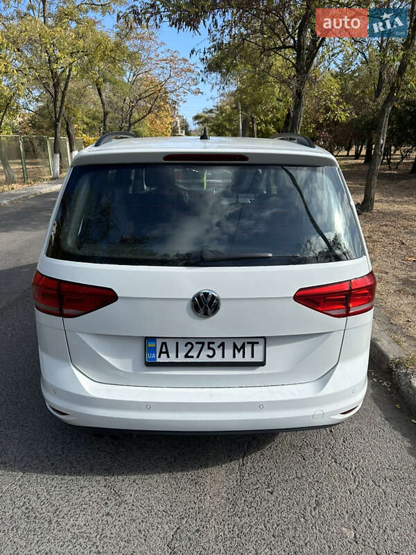 Микровэн Volkswagen Touran 2016 в Новоукраинке
