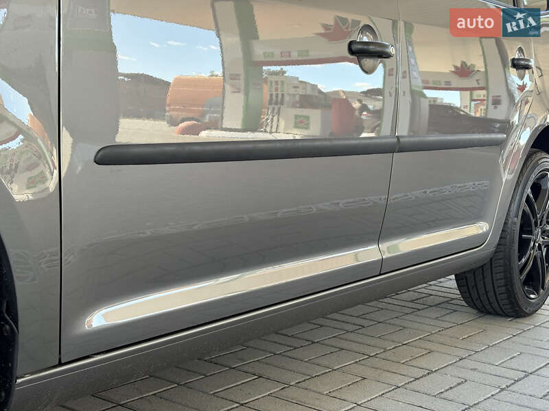 Минивэн Volkswagen Touran 2011 в Житомире
