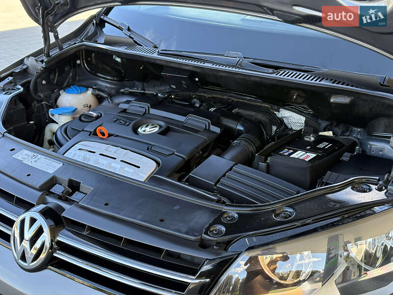 Минивэн Volkswagen Touran 2011 в Житомире