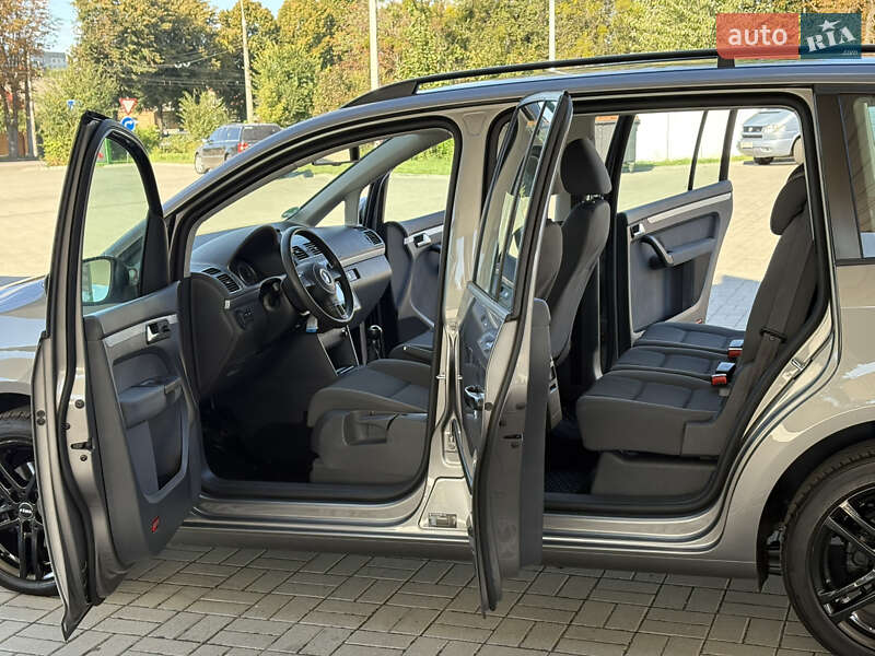 Минивэн Volkswagen Touran 2011 в Житомире