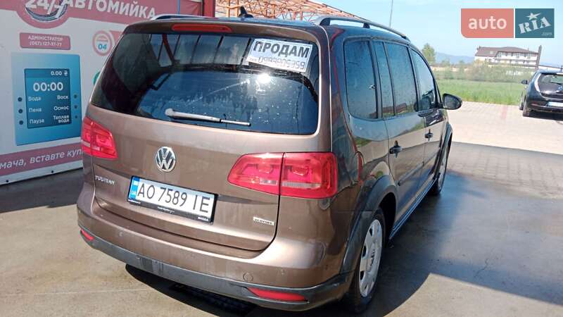Мінівен Volkswagen Touran 2012 в Тячеві