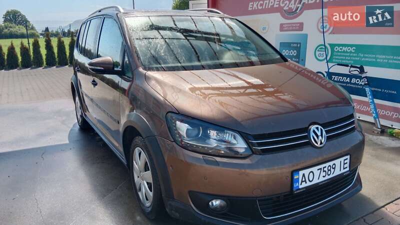 Volkswagen Touran 2012 Volkswagen Touran 2012