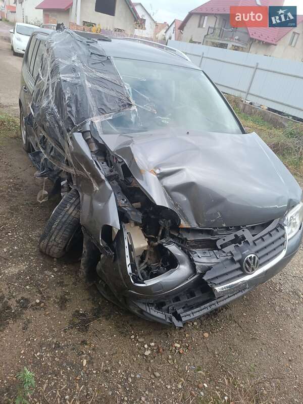 Минивэн Volkswagen Touran 2006 в Самборе