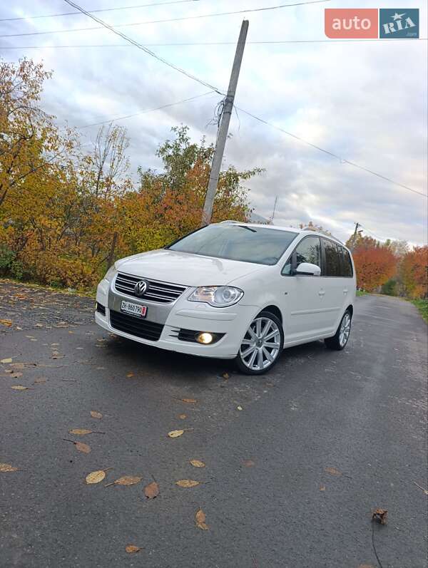 Минивэн Volkswagen Touran 2009 в Луцке