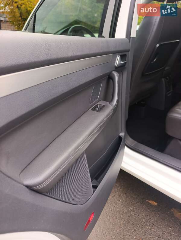 Минивэн Volkswagen Touran 2009 в Луцке