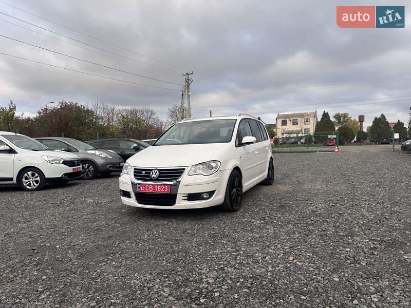 Минивэн Volkswagen Touran 2009 в Звенигородке