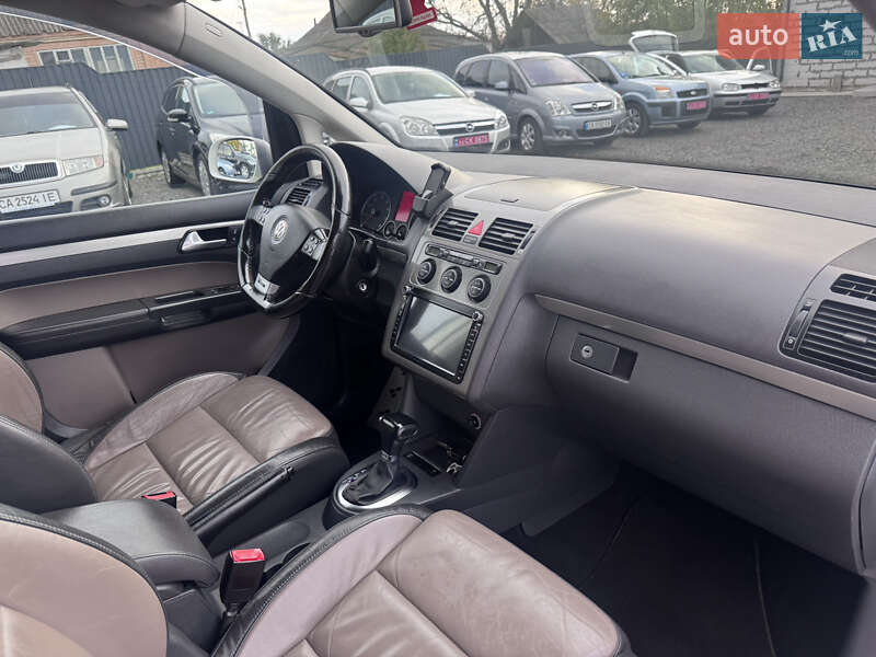 Минивэн Volkswagen Touran 2009 в Звенигородке