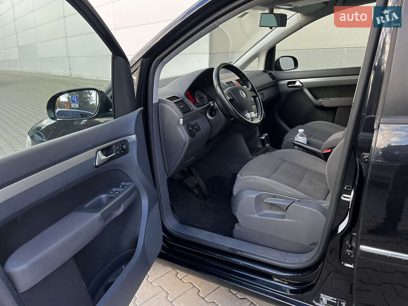 Минивэн Volkswagen Touran 2007 в Киеве