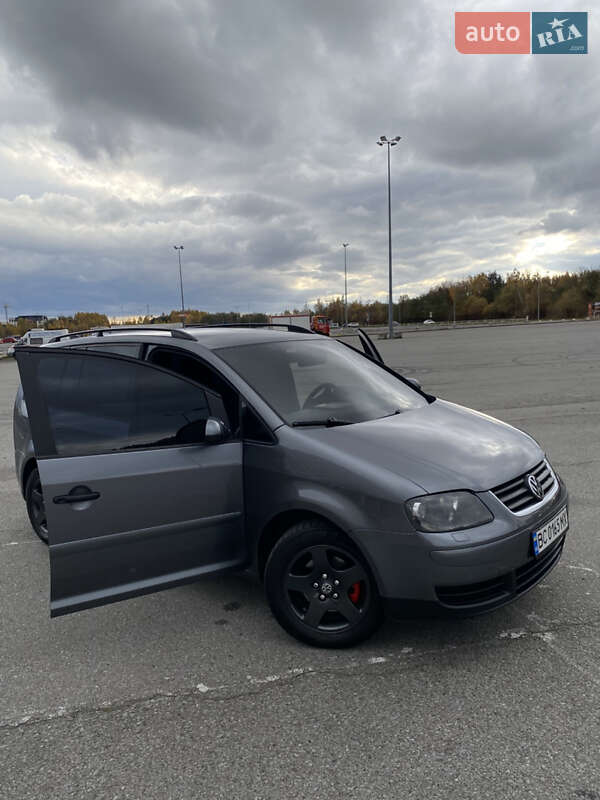 Минивэн Volkswagen Touran 2006 в Львове фото 3 Минивэн Volkswagen Touran 2006 в Львове