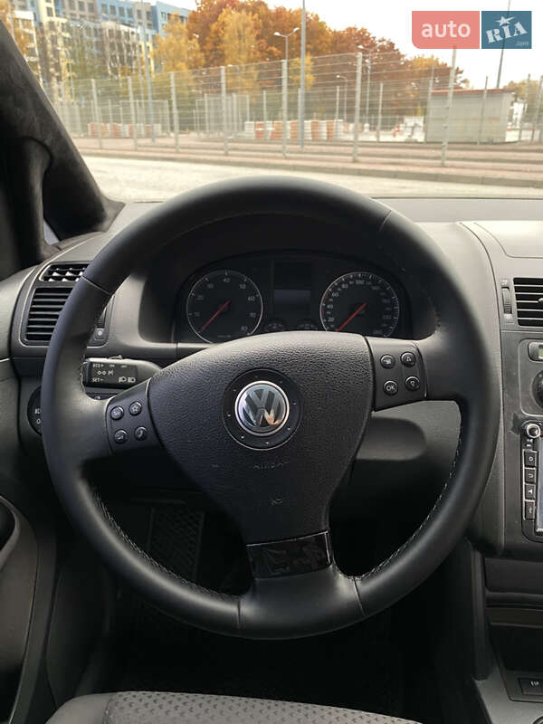 Минивэн Volkswagen Touran 2006 в Львове фото 20 Минивэн Volkswagen Touran 2006 в Львове