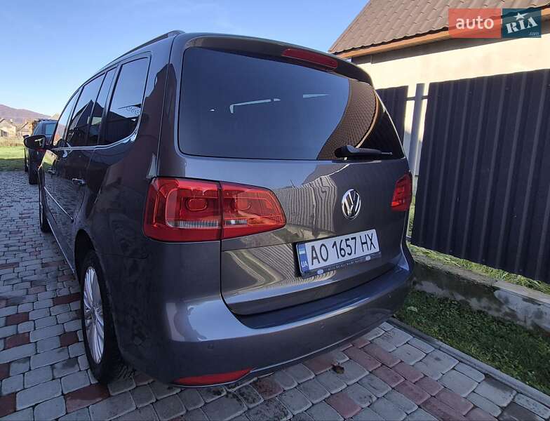 Минивэн Volkswagen Touran 2015 в Сваляве