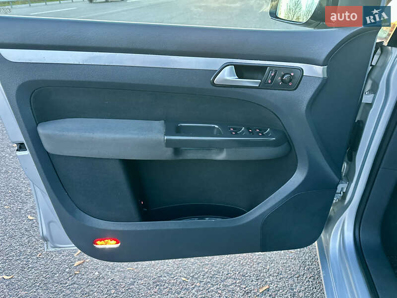 Минивэн Volkswagen Touran 2007 в Дубно фото 19 Минивэн Volkswagen Touran 2007 в Дубно