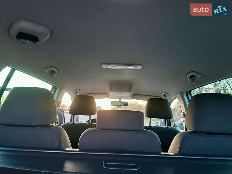 Минивэн Volkswagen Touran 2007 в Дубно фото 42 Минивэн Volkswagen Touran 2007 в Дубно