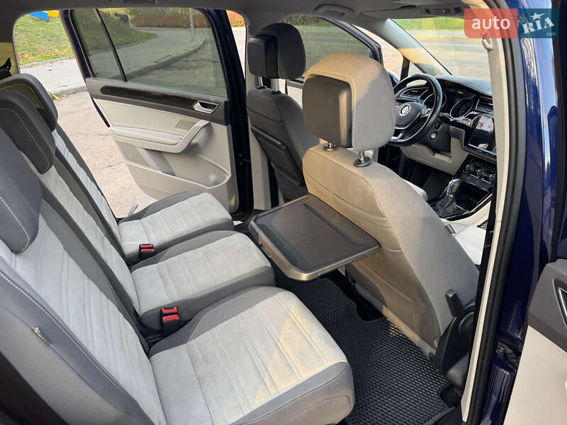 Микровэн Volkswagen Touran 2019 в Кропивницком фото 20 Микровэн Volkswagen Touran 2019 в Кропивницком